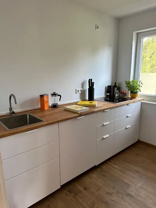 2-Zimmerwohnung Mit Terrasse Dusseldorf 0*,  Germany