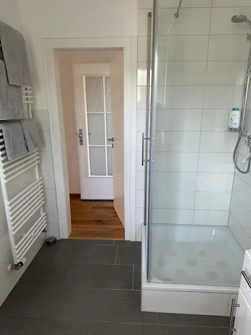 2-Zimmerwohnung Mit Terrasse Dusseldorf 0*,